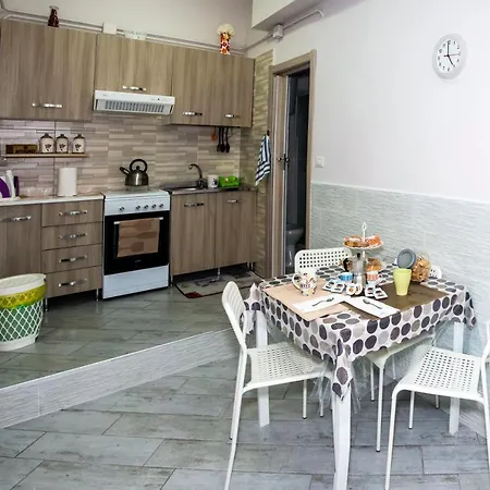 Holiday home Mary House *
